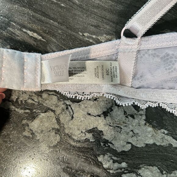 Victoria's Secret Lace Bras in Cream and Pink - Picture 9 of 12